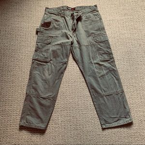 Wrangler Riggs Workwear. Men’s 38” waist. Khaki green